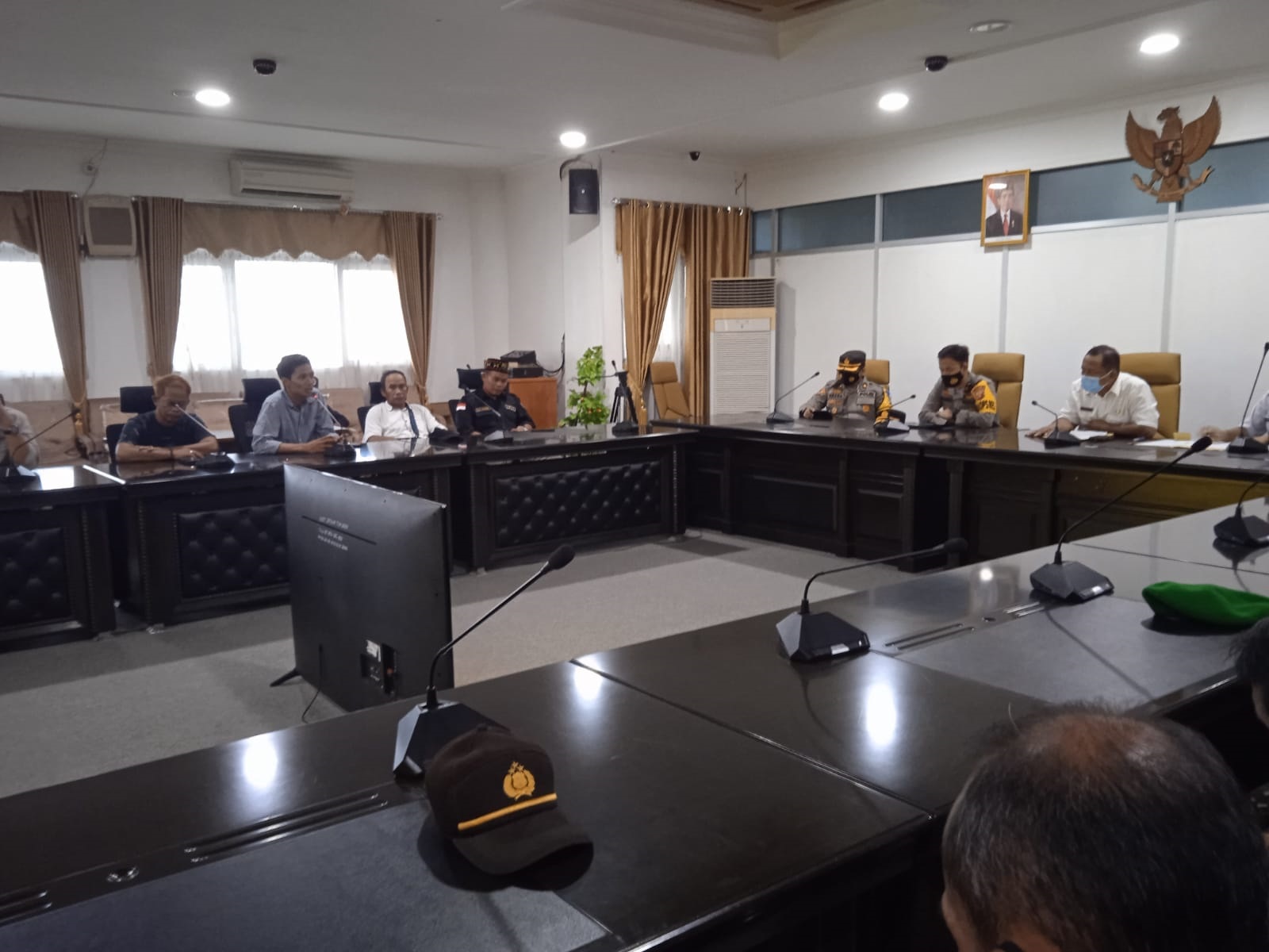 Dialog Kelompok Warga Dengan Sekretaris DPRD Kabupaten Paser