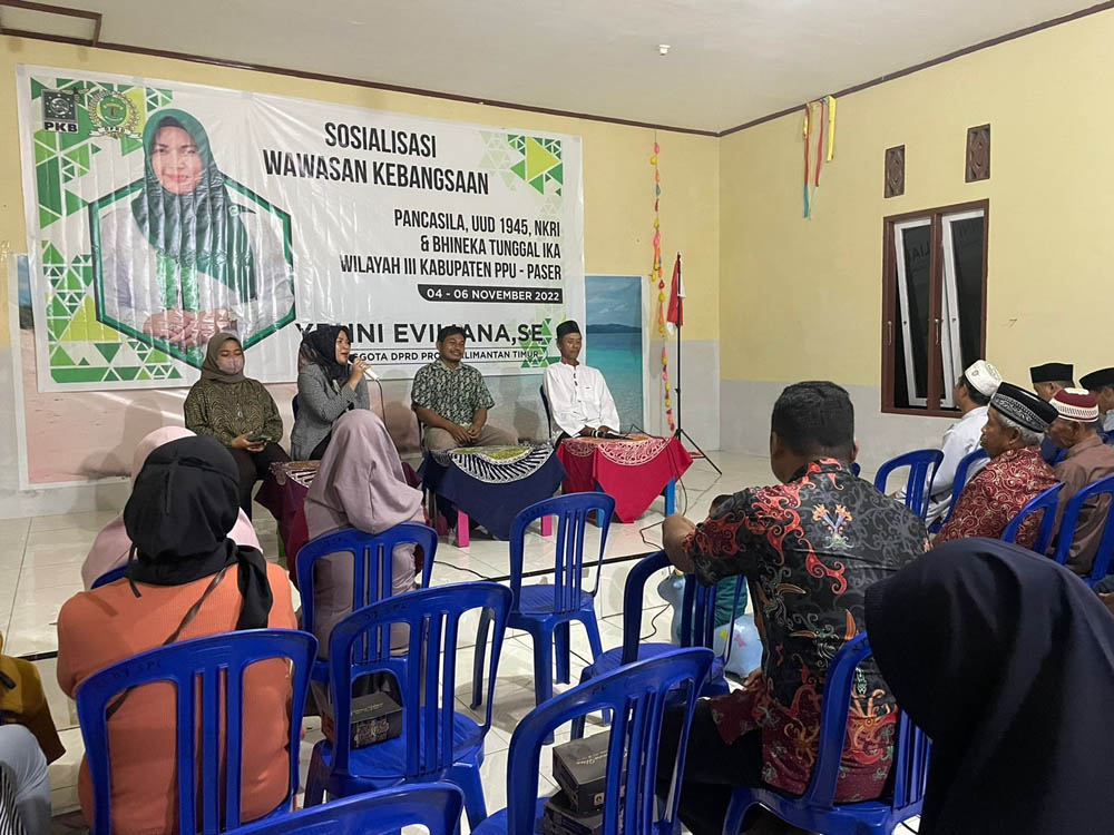 Sosialisasi wawasan kebangsaan Anggota Komisi IV DPRD Kaltim, Yenni Eviliana di Desa Sempulang, Kecamatan Tanah Grogot, Kabupaten Paser.