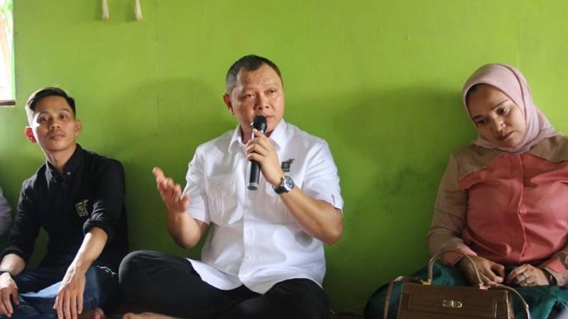 Ketua DPC PKB Kabupaten Paser Fahmi Fadli lakukan safari politik di Kecamatan Muara Samu. (simpul.media/ Sahrul)