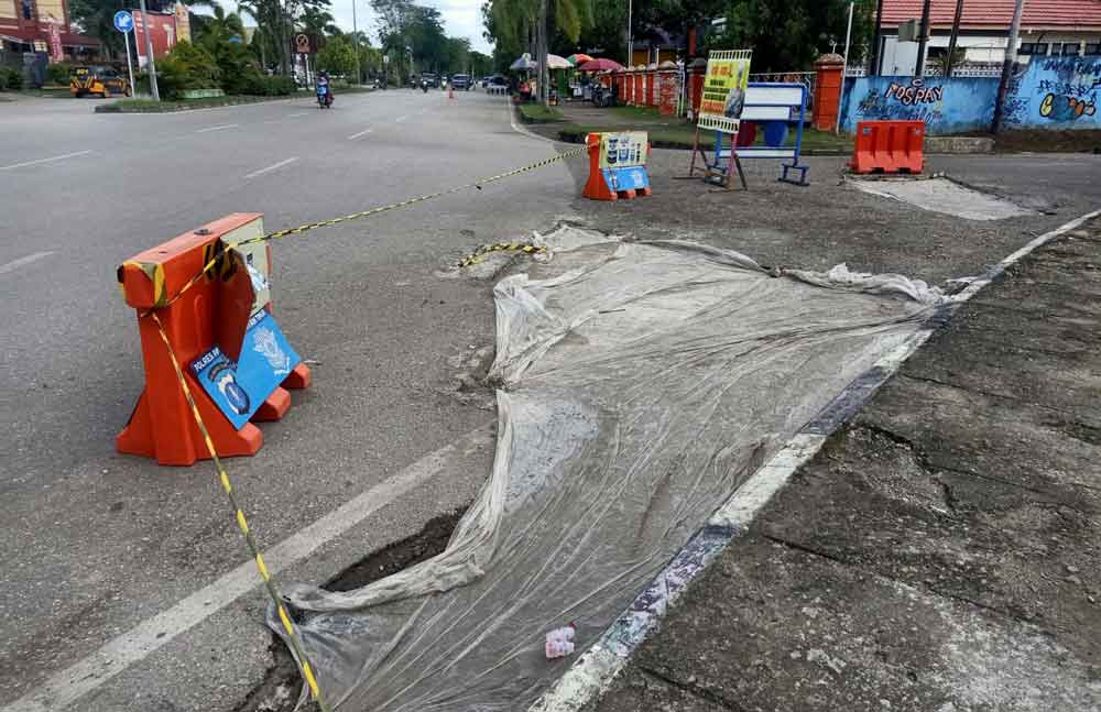 Persimpangan tiga Jalan Jendral Sudirman saat dilakukan pekerasan kaku atau rigid pavement (Dok. rul/simpul.media)