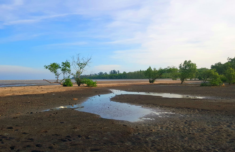 Pantai Desa senipah, tidak kalah saing dengan wisata-wisata lain yang ada di Paser. (Dok. Fakhrul/Simpul.Media )