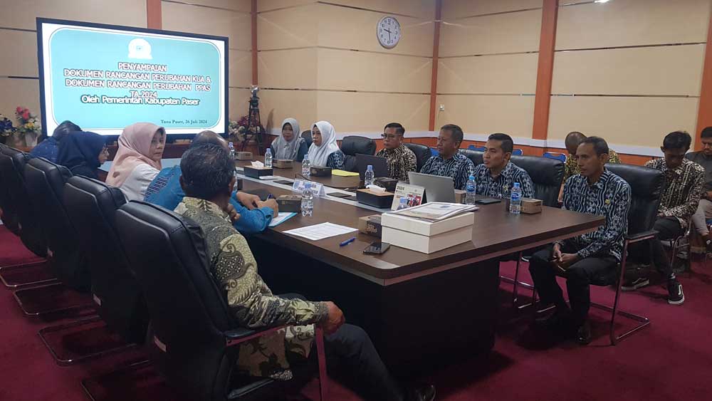 Rapat bersama Sekretaris Banggar DPRD Paser dengan  TIM TAPD Pemkab Paser (Dok. Fakhrul/Simpul.Media)