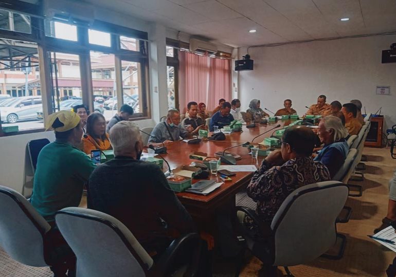 Dialog Forum Petani Kelapa Sawit (FPKS) dengan Pemkab Paser