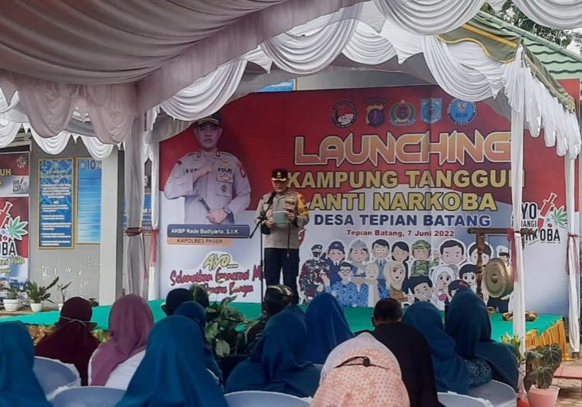 Launching Kampung Tangguh Anti Narkoba di Desa Tepian Batang  oleh Kapolres Paser, AKBP Kade Budiyarta, Selasa (7/6/2022). (Syahrul/Simpul.Media)