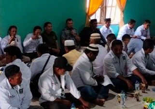 Safari politik Ketua DPC PKB Kabupaten Paser Fahmi Fadli di Kecamatan Tanjung Harapan. (dok. simpul.media)